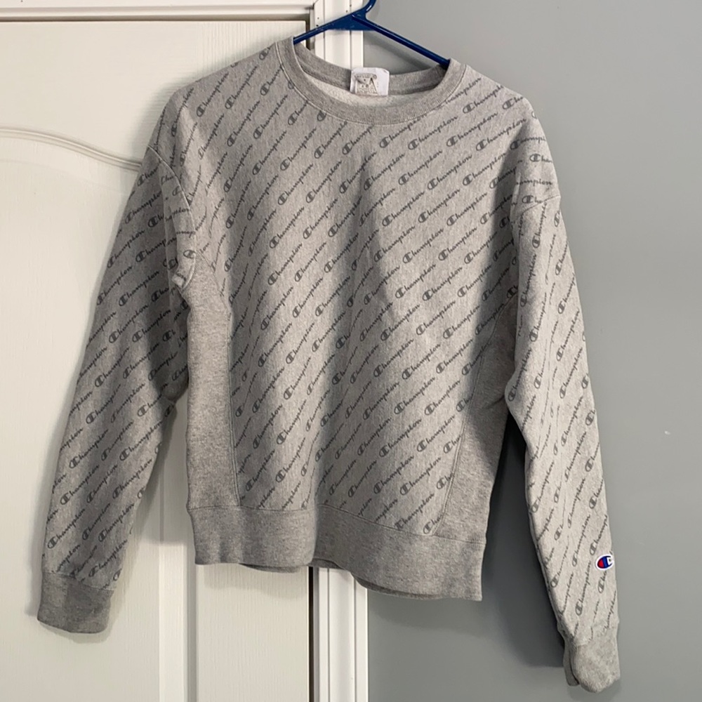 Champion reverse weave crew neck sweatshirt.